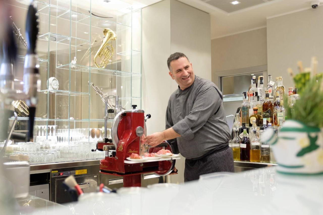 Hotel Repubblica 55 Biella Eksteriør billede